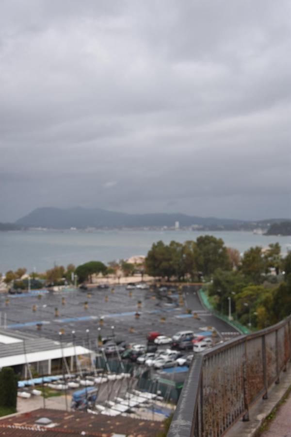 Les Flots D'Azur Toulon Exterior photo
